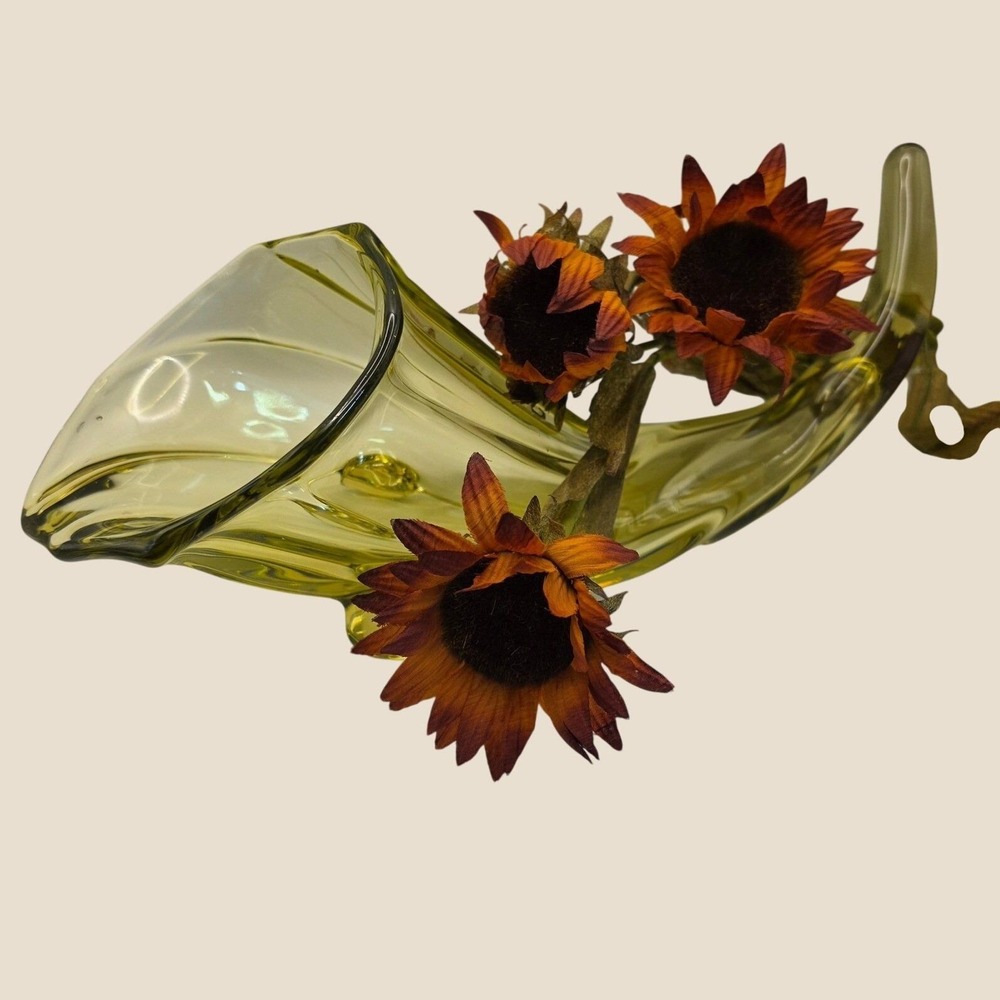 VTG Duncan Glass Cornucopia Vase MCM Horn of Plenty 13in Green Chartreuse